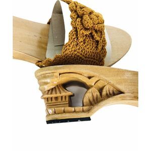 Vintage 70s Bakya Carved Wood Tiki Hut Crochet Knit Wedges Mules Sandals NEW